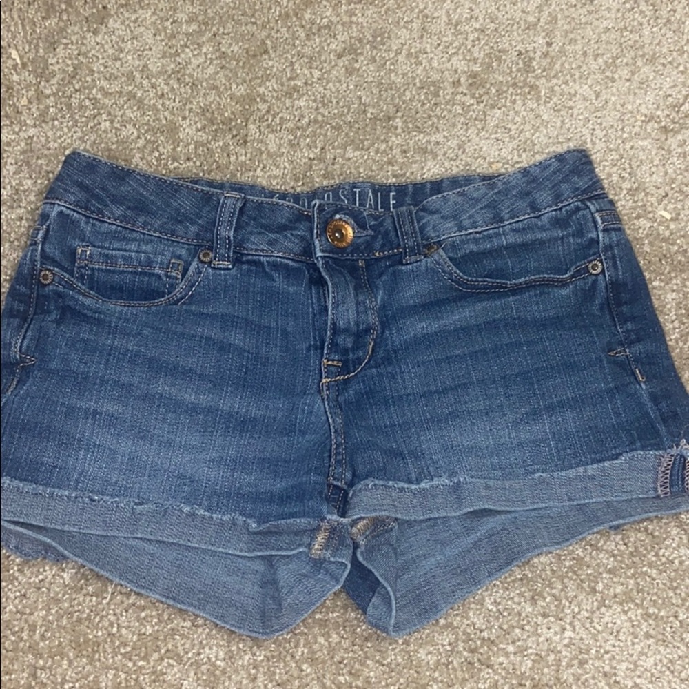 Women’s light wash Aeropostale jean shorts